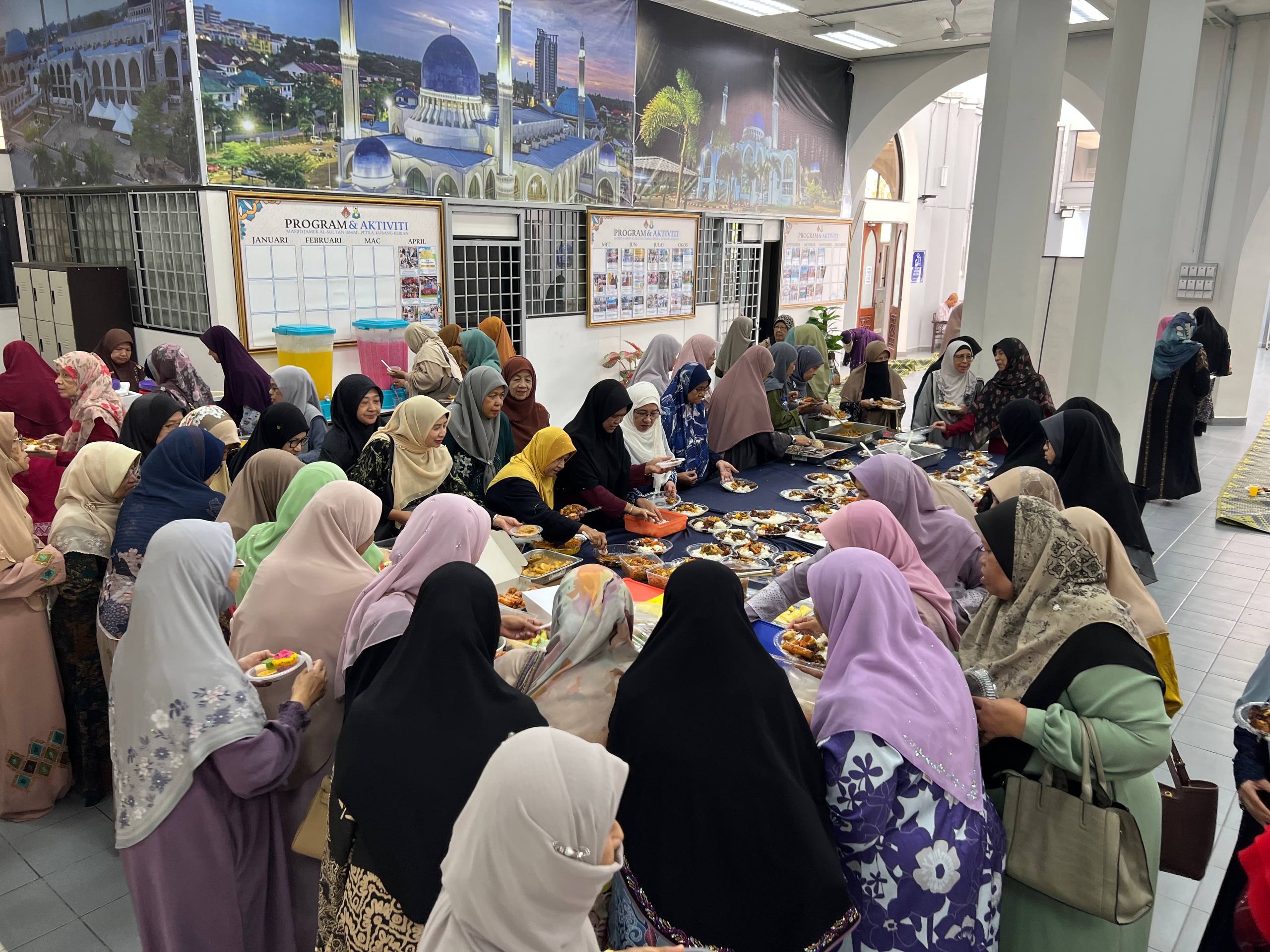 JAMUAN RAYA MUSLIMAT KULIAH DHUHA