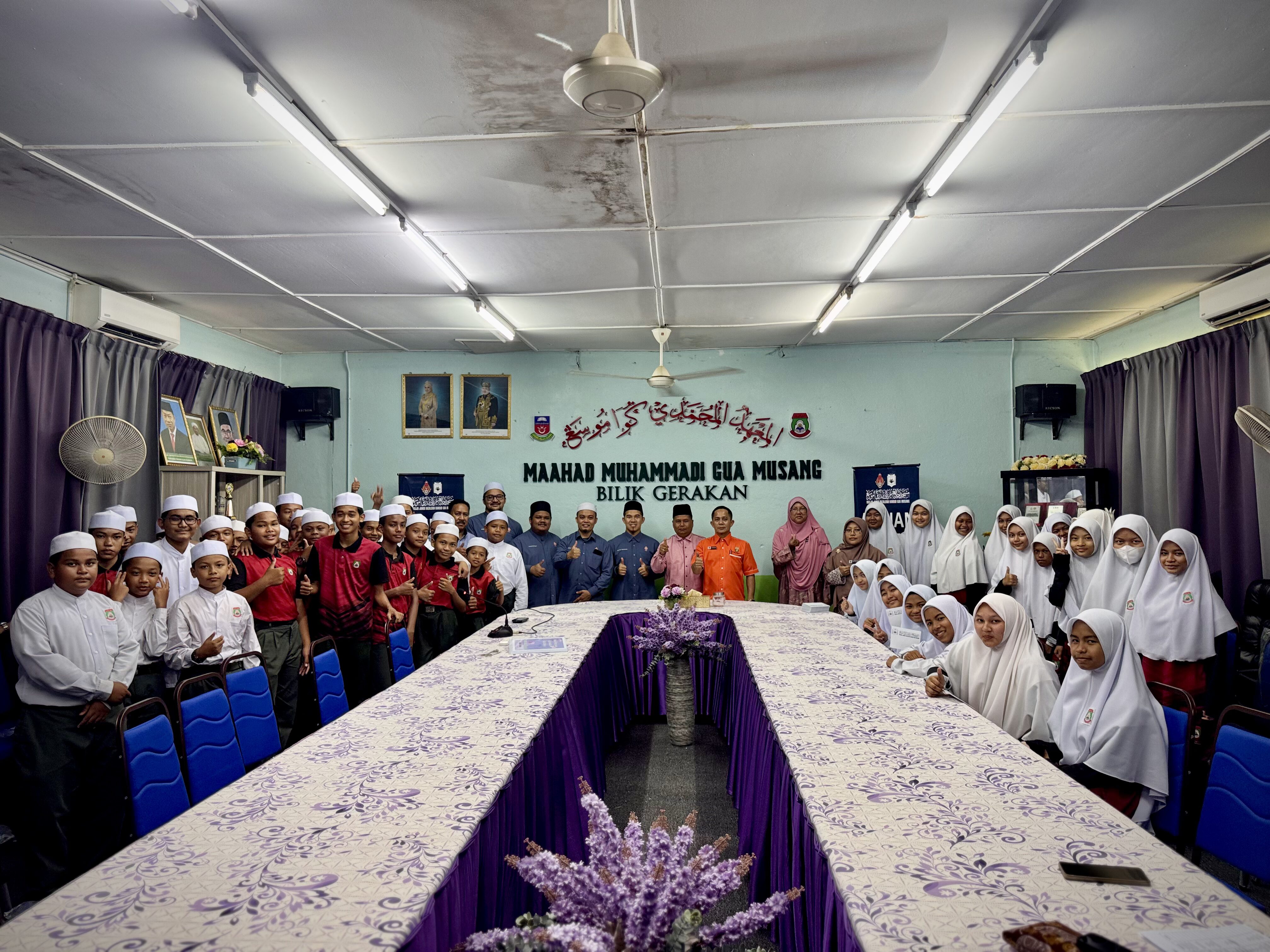 PENGAGIHAN FIDYAH KEPADA ANAK MUKIM DI MAAHAD MUHAMMADI GUA MUSANG