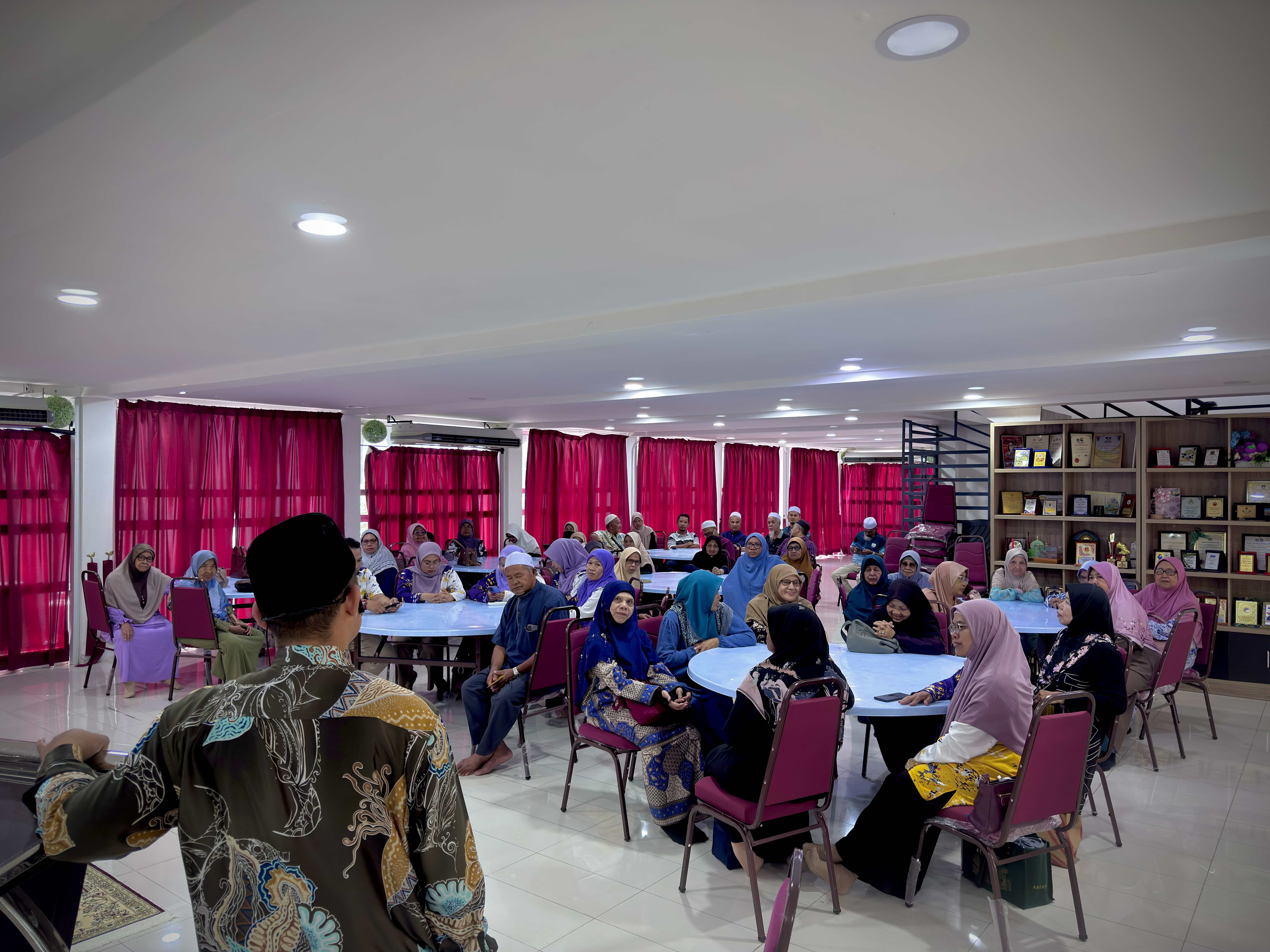 LAWATAN DARI KELAB WARGA EMAS KK BATU 30, MACHANG