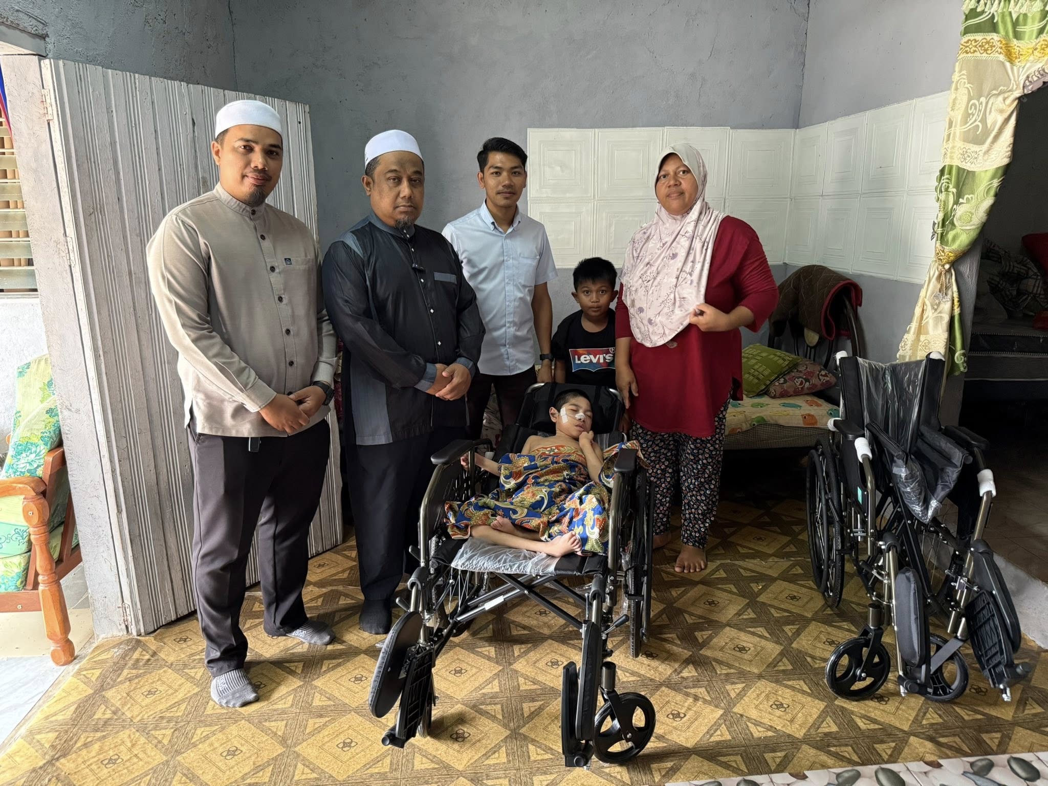 Ziarah Kasih dean Penyampaian Sumbangan kebajikan Sosial masjid Jamek Tengku Muhammad Faiz Petra Gua Musang
